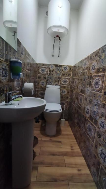 Отель "Swallow House" Tcherkássi Quarto foto